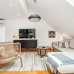 Luxurious 3Bed Very Spacious Apt In The Best Area