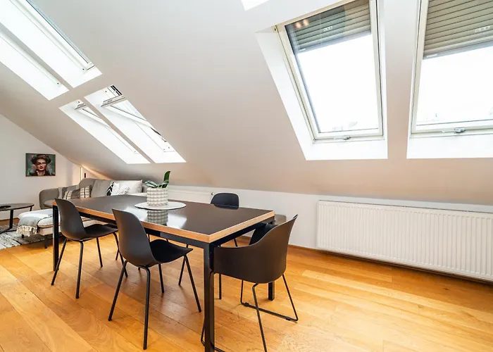 Luxurious 3Bed Very Spacious Apt In The Best Area