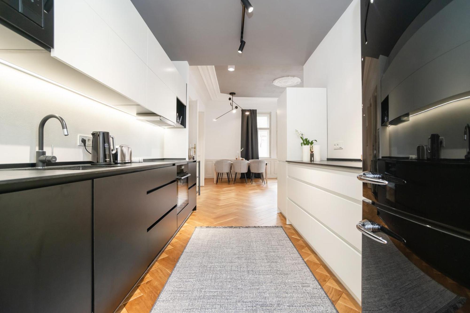 Luxurious 3bed Very Spacious In The Area Apartment