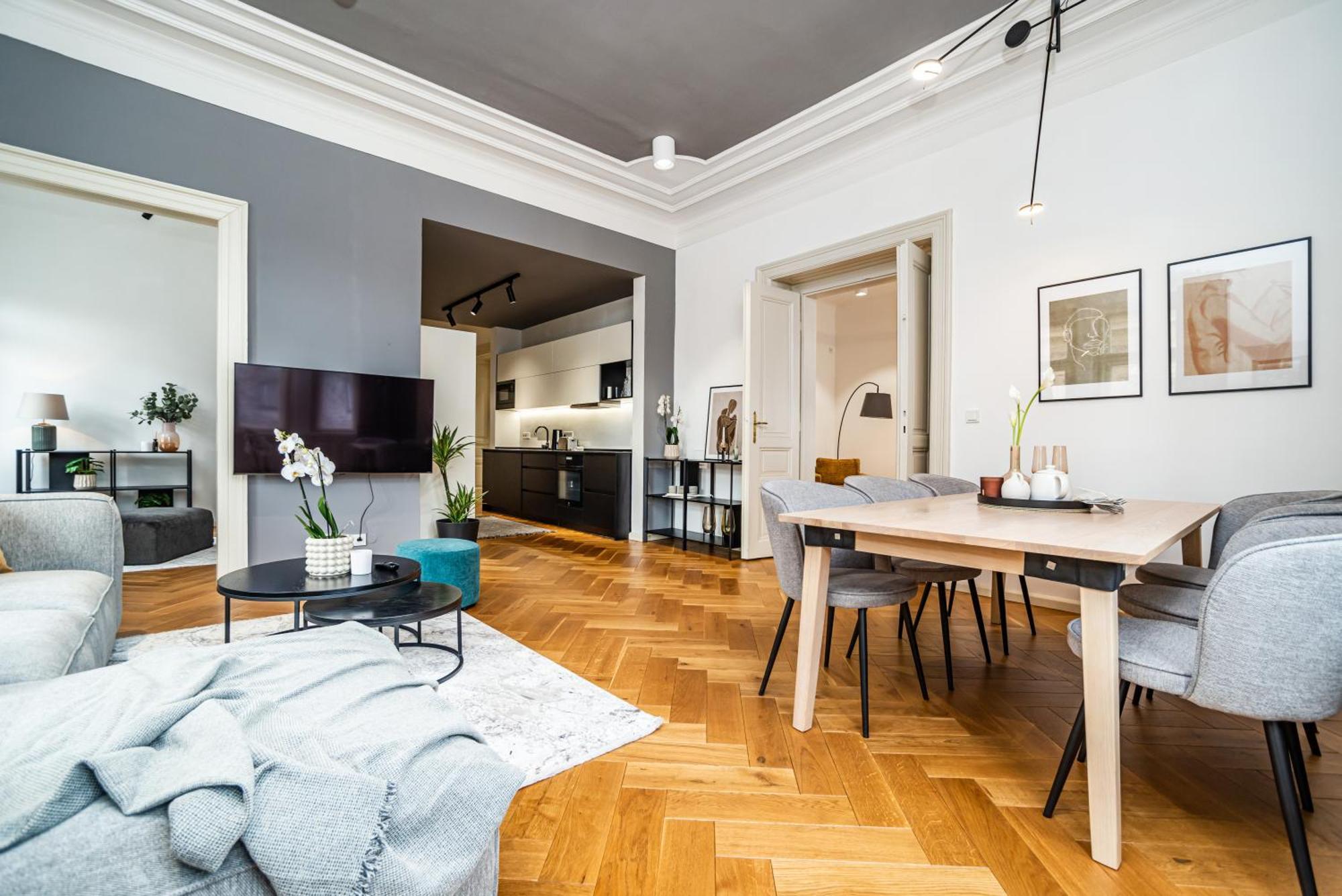 Luxurious 3bed Very Spacious In The Area Apartment *