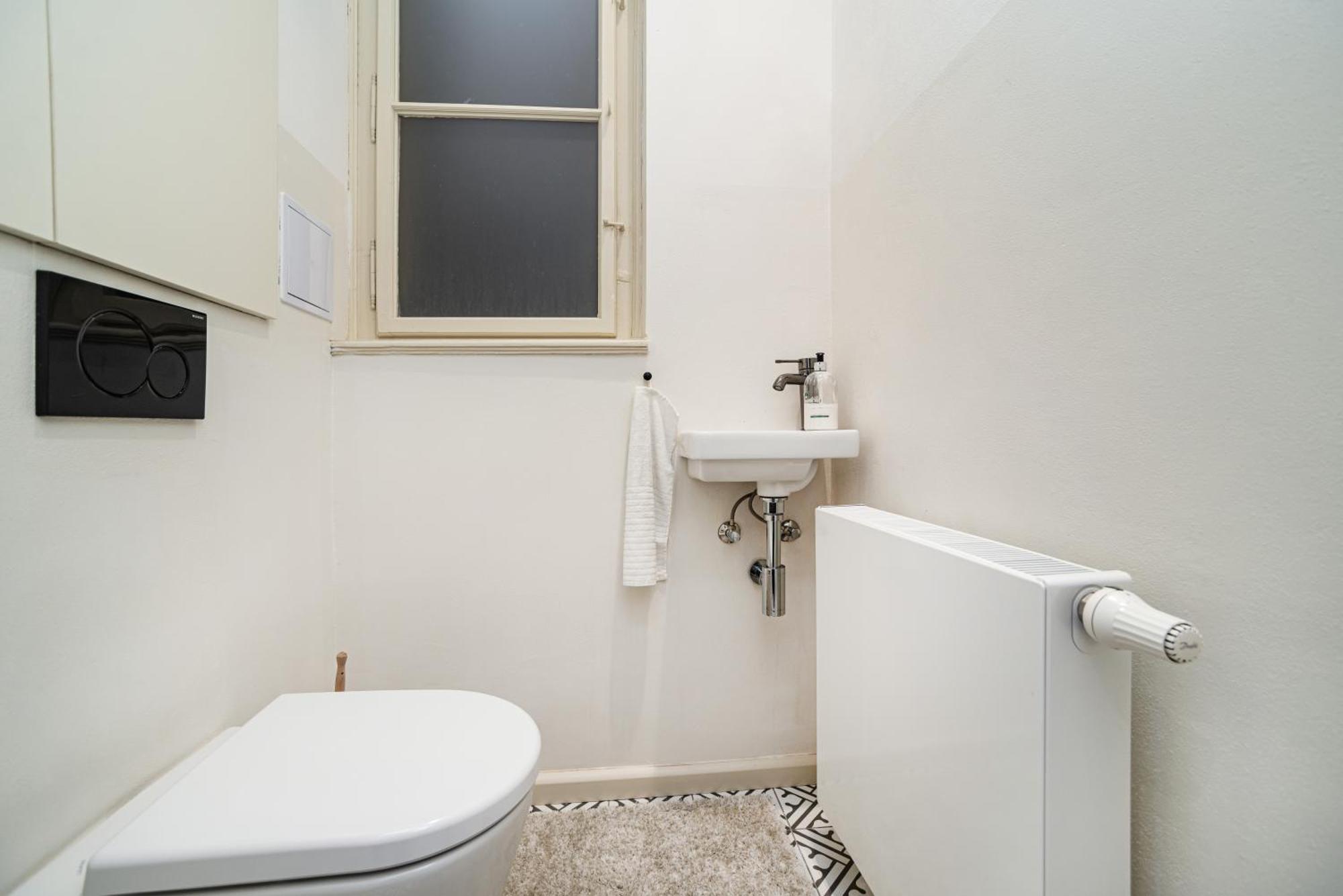 Luxurious 3bed Very Spacious In The Area Apartment