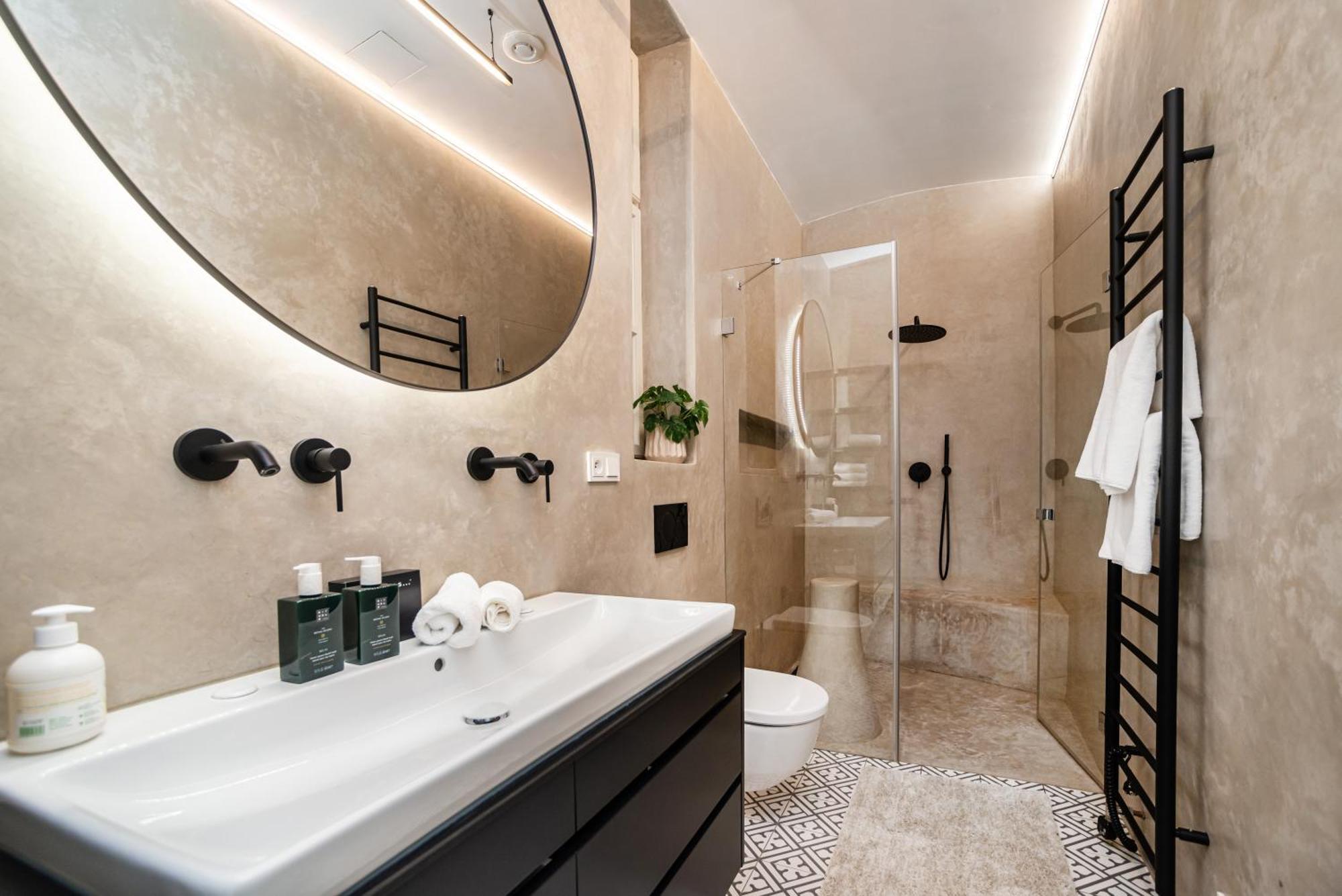 Luxurious 3bed Very Spacious In The Area * Prague