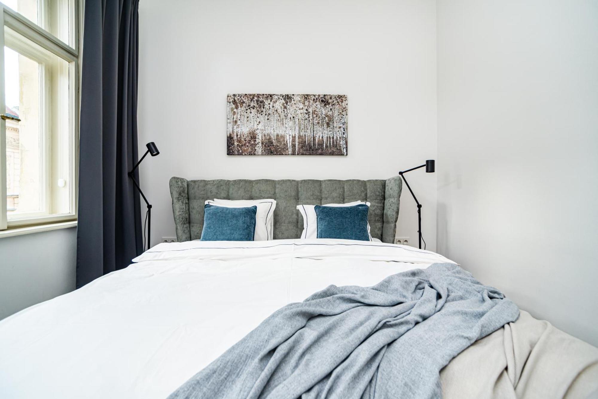 Luxurious 3bed Very Spacious In The Area Apartment *