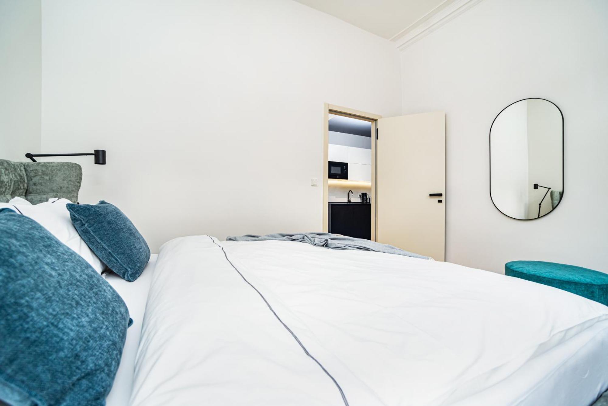 Luxurious 3bed Very Spacious In The Area