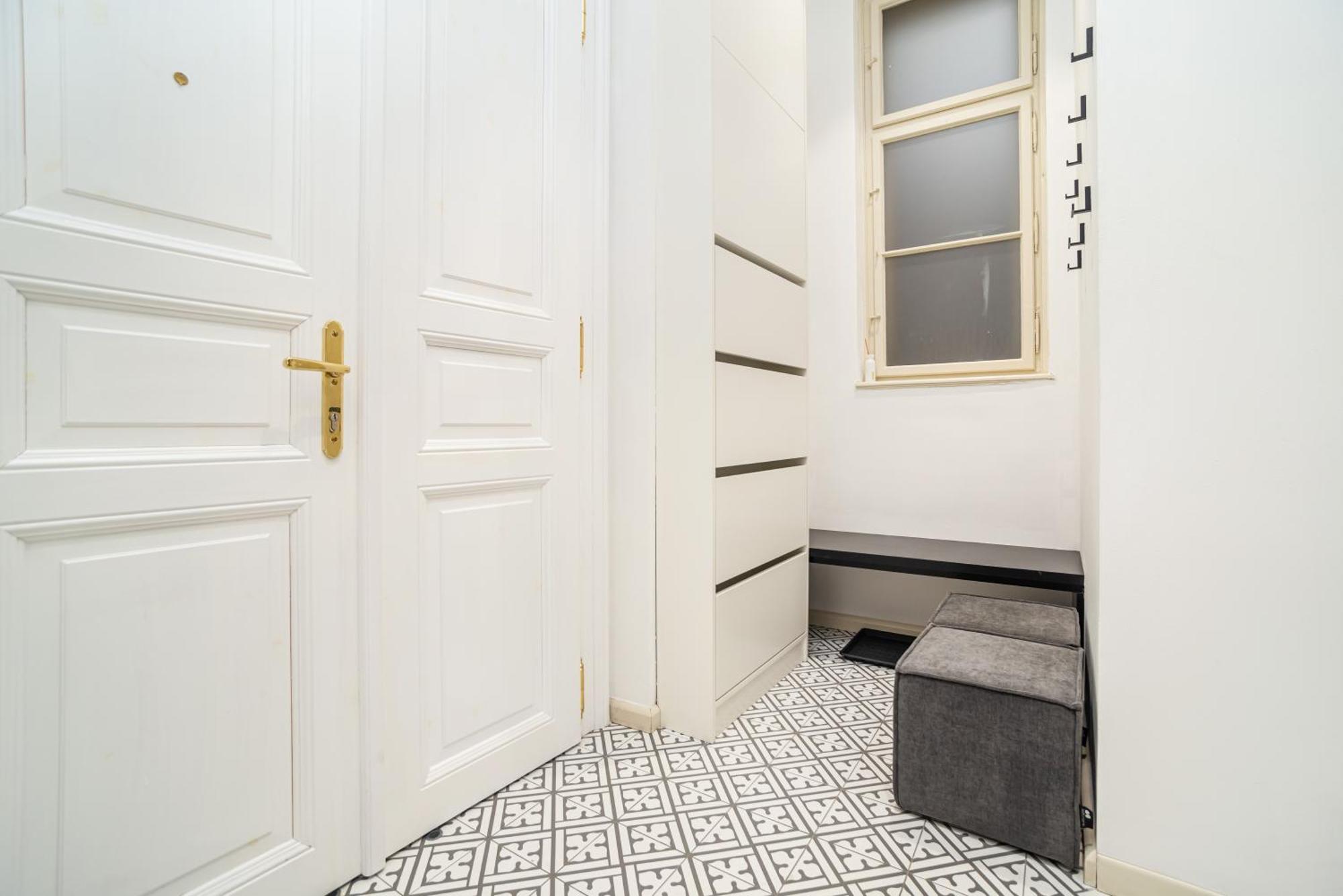 Apartment Luxurious 3bed Very Spacious In The Area