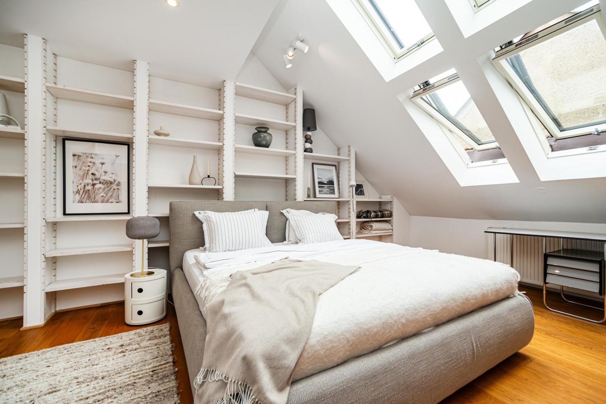 Luxurious 3bed Very Spacious In The Area Apartment *