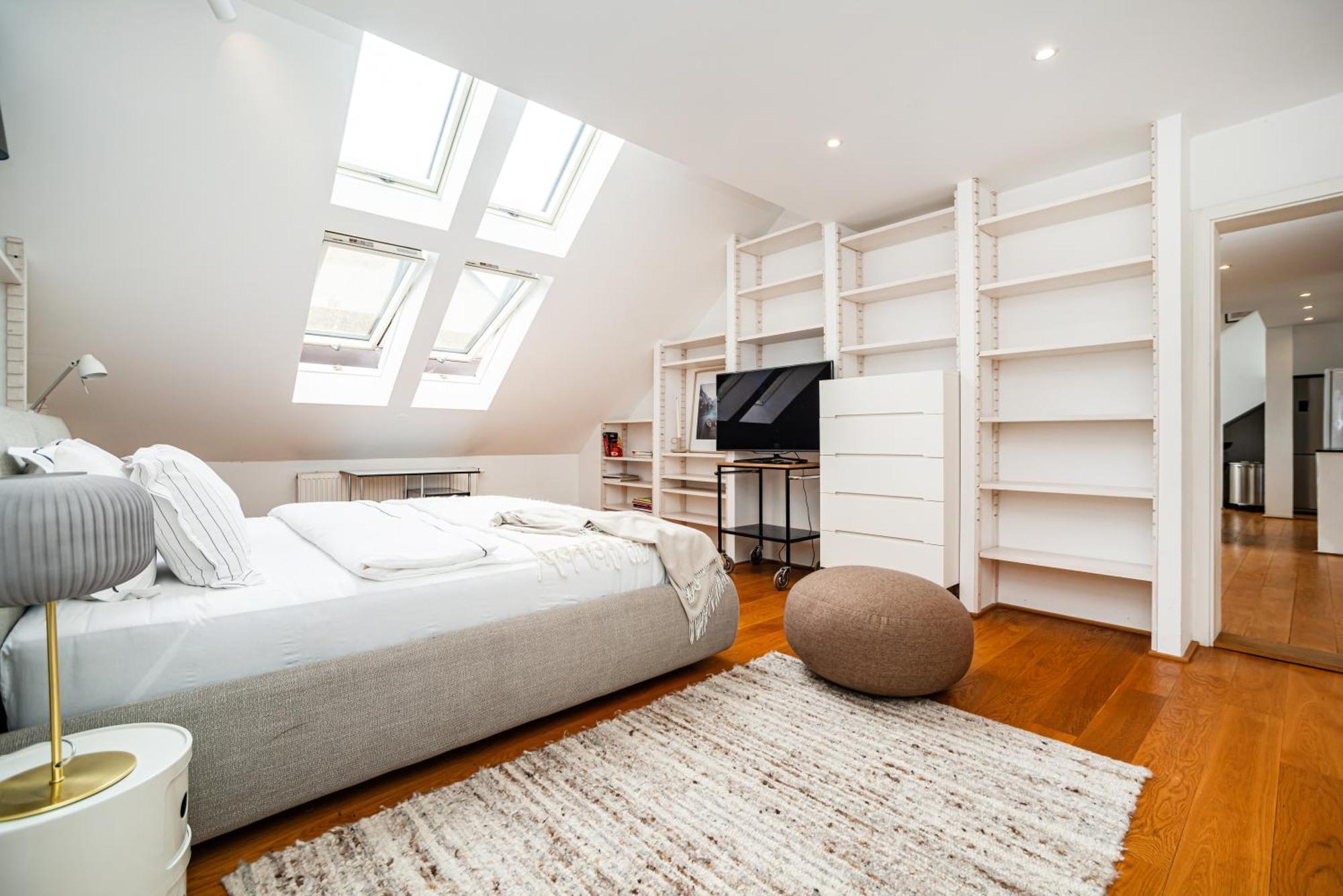 Apartment Luxurious 3bed Very Spacious In The Area
