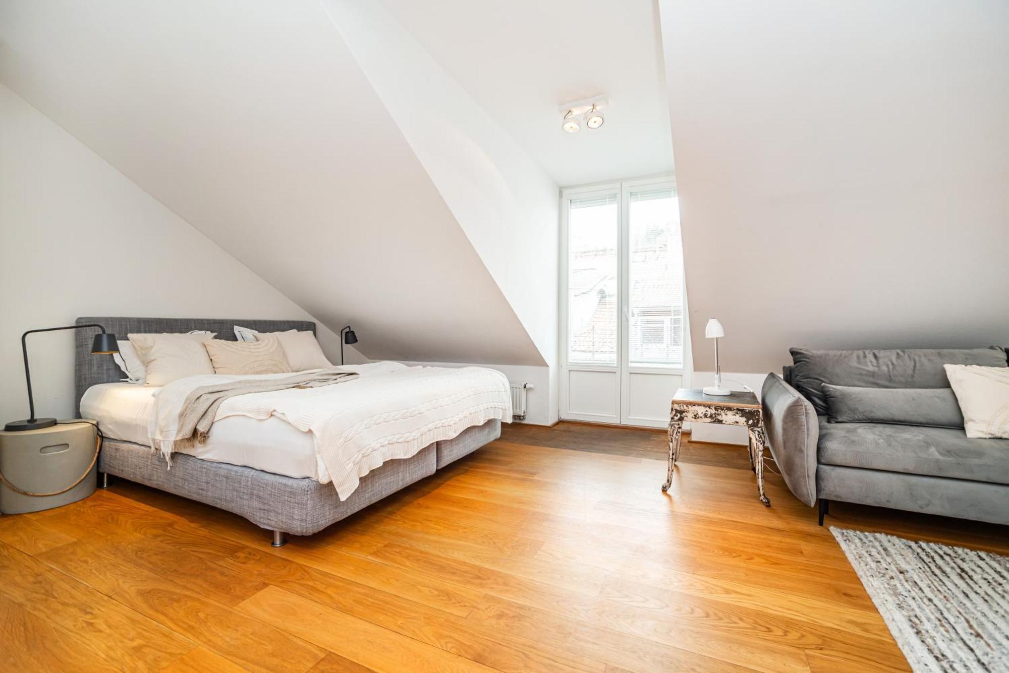 Luxurious 3bed Very Spacious In The Area *