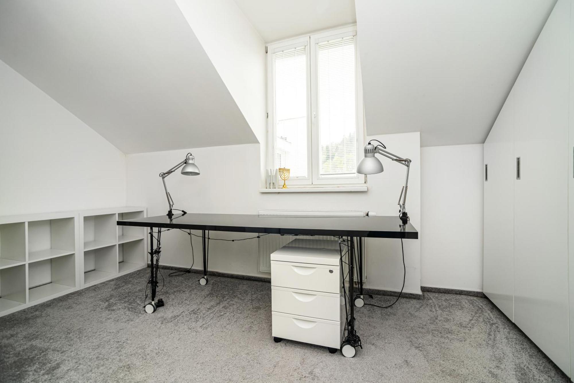 Luxurious 3bed Very Spacious In The Area Apartment