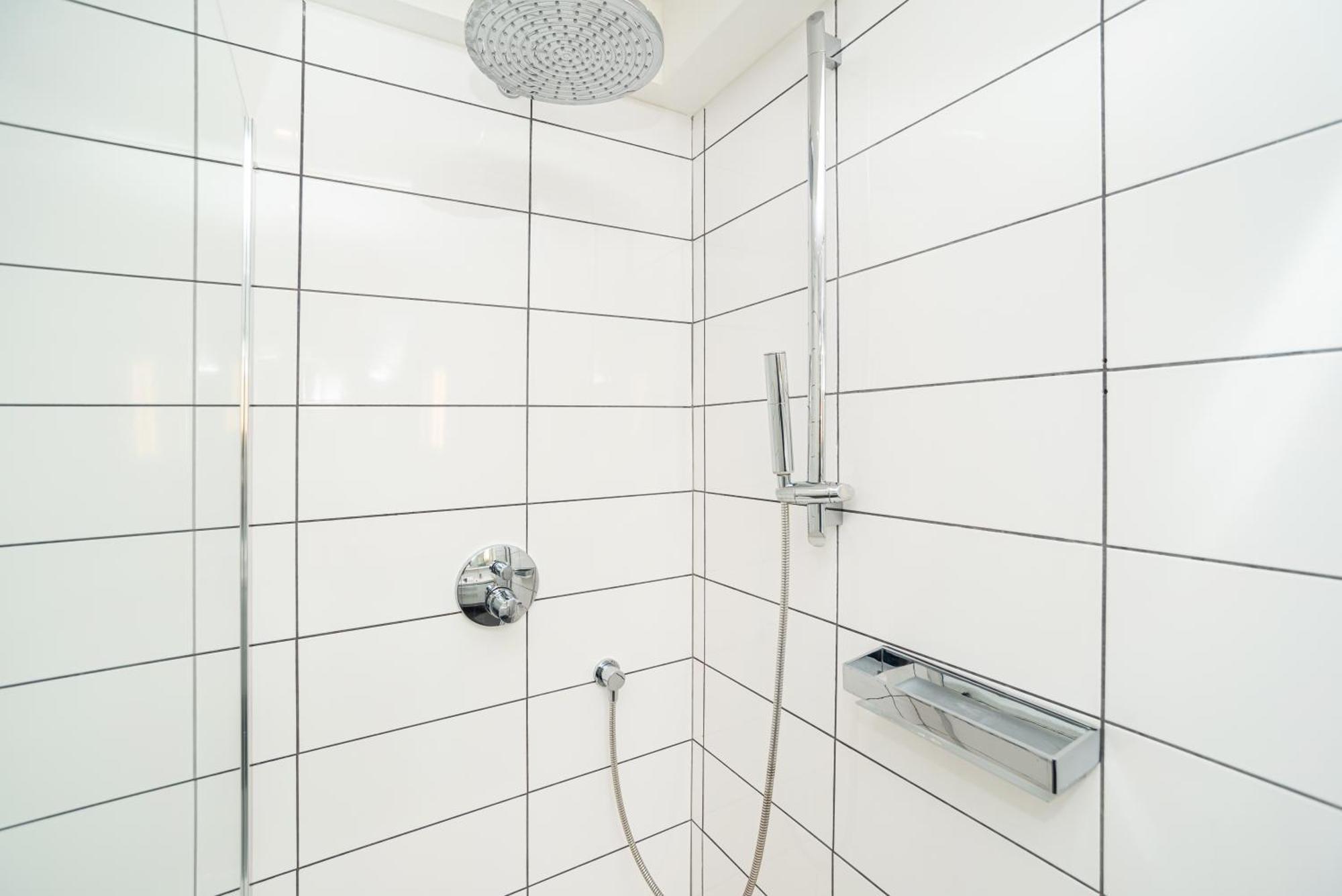 Apartment Luxurious 3bed Very Spacious In The Area *
