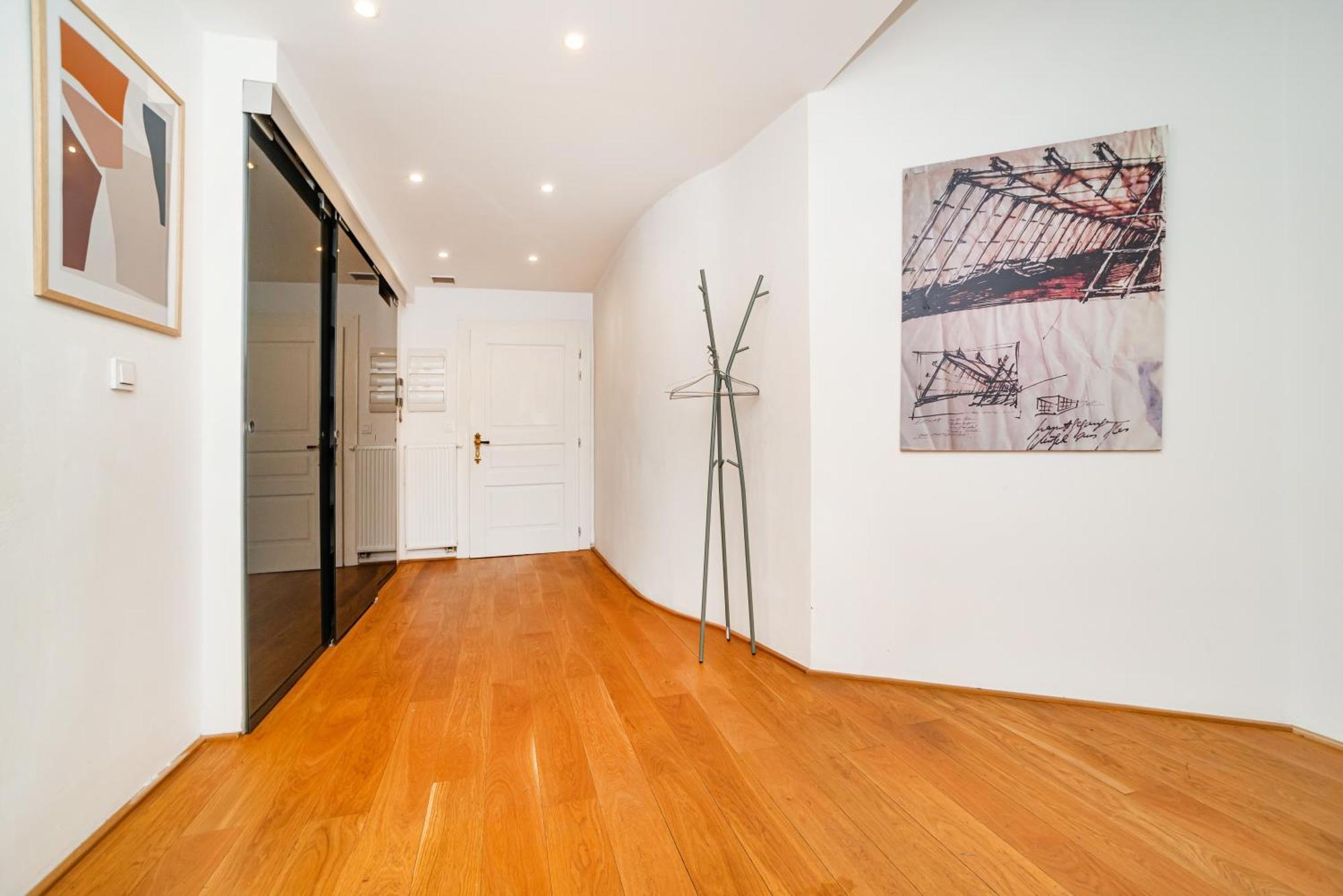 Apartment Luxurious 3bed Very Spacious In The Area Prague