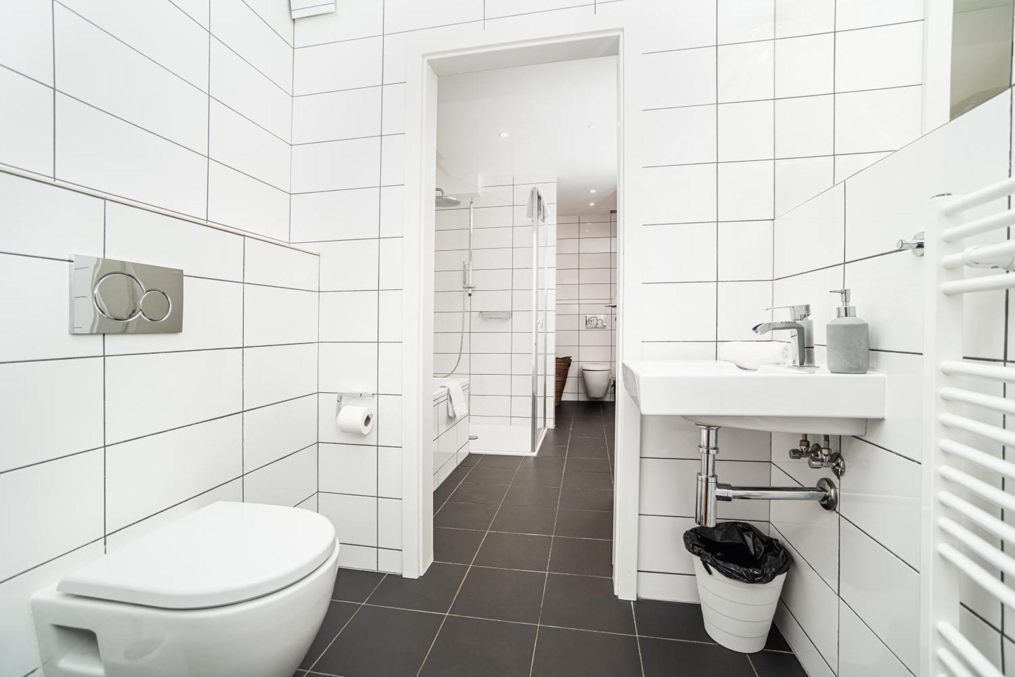 Luxurious 3bed Very Spacious In The Area Apartment *