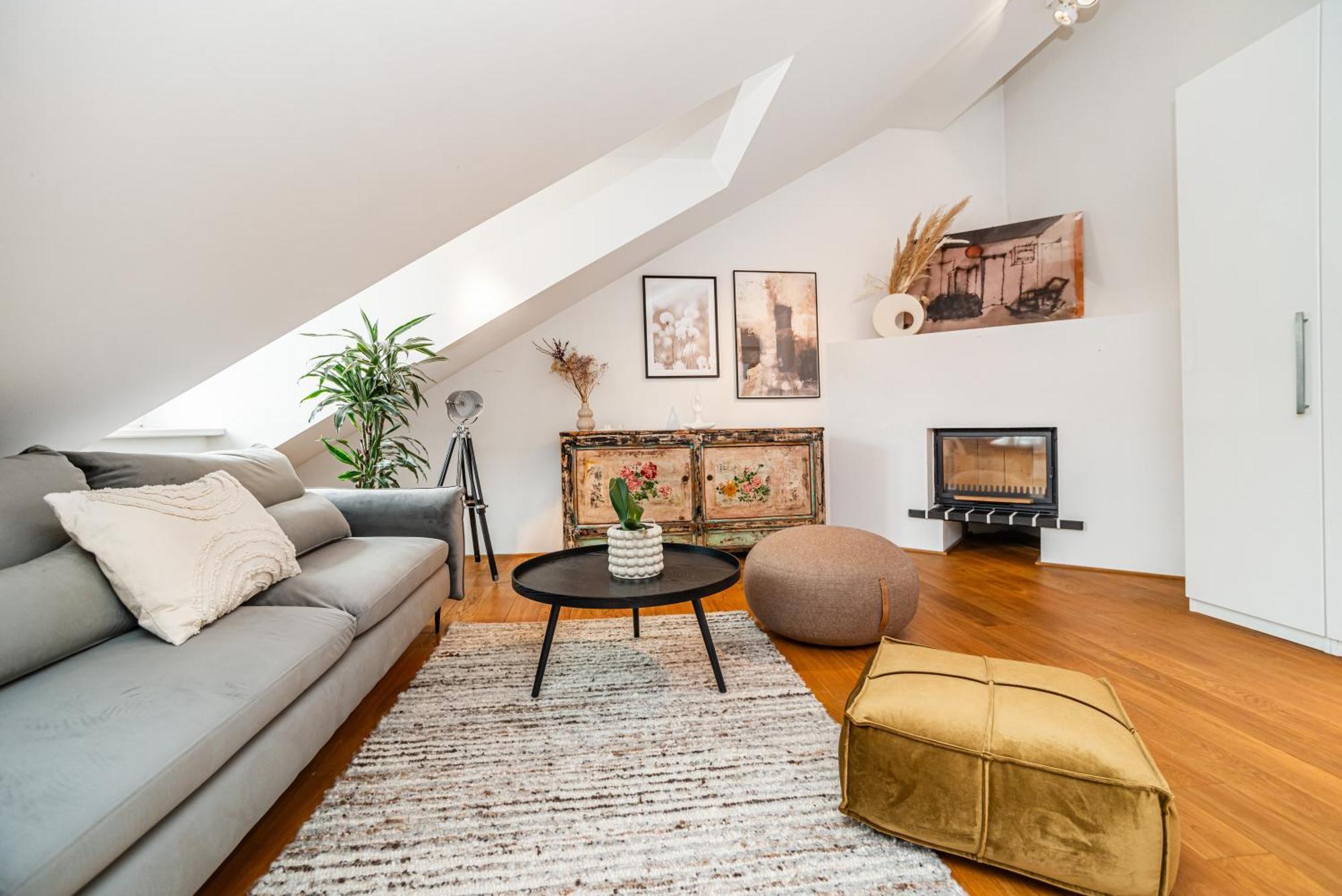 Apartment Luxurious 3bed Very Spacious In The Area *